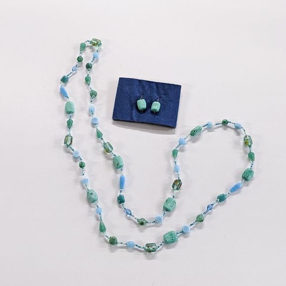 Avon Necklace & Earring Gift Set - Picture 3 of 5